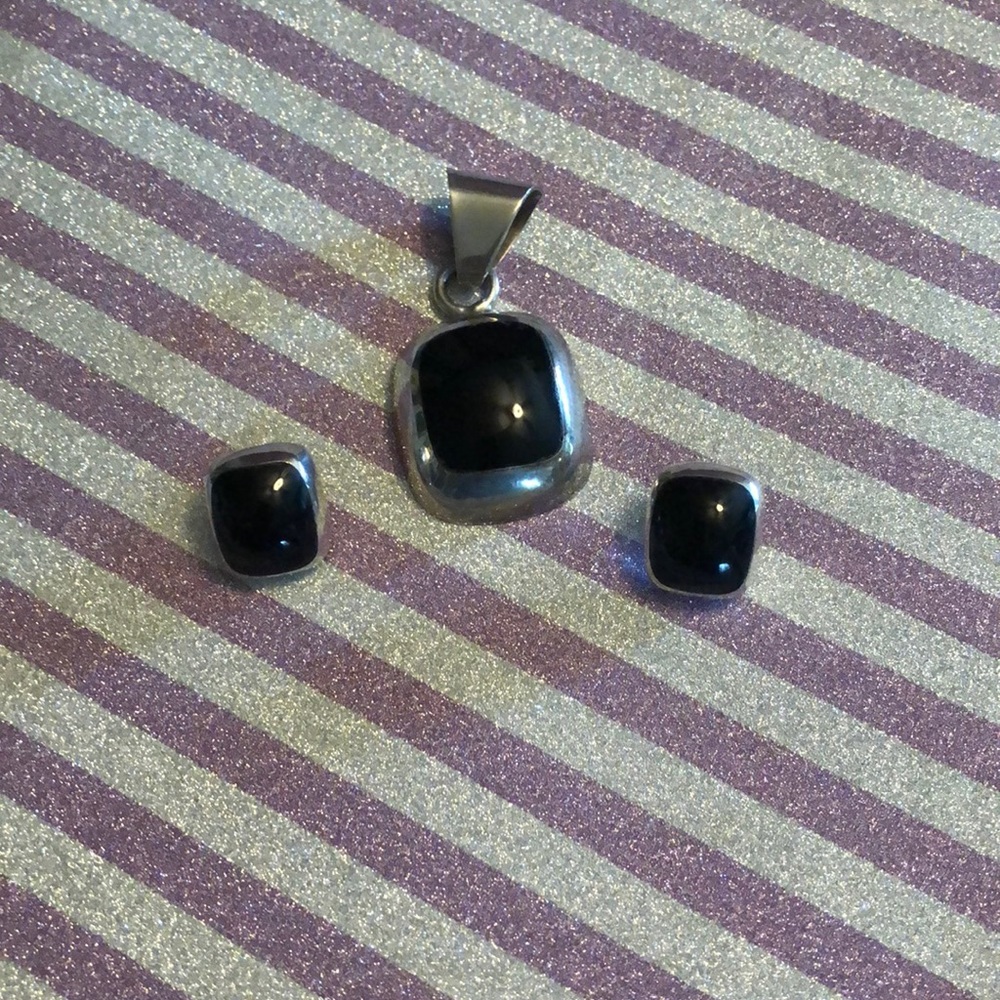 Sterling silver pendant and earrings